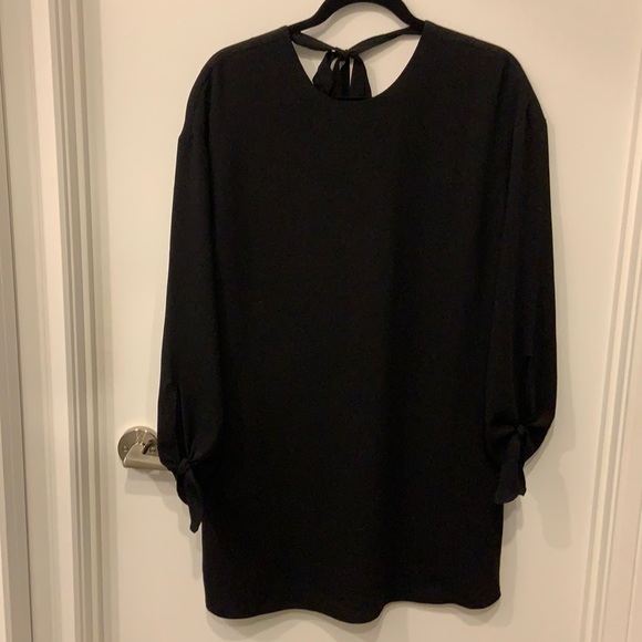 Aritzia Loose Black Dress with a tie at the back - Picture 1 of 4